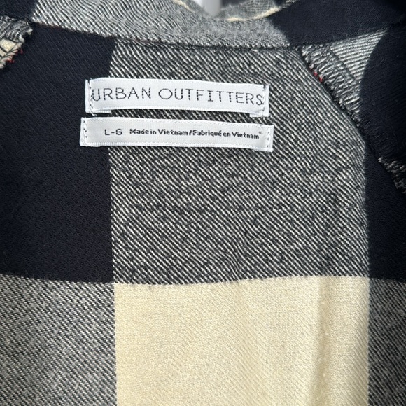 Urban Outfitters- Oversized Flannel- Size L - Picture 3 of 3